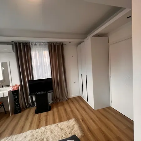 בית הארחה Orges Guest בראט